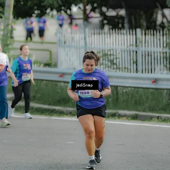 Runner Photo 8334342