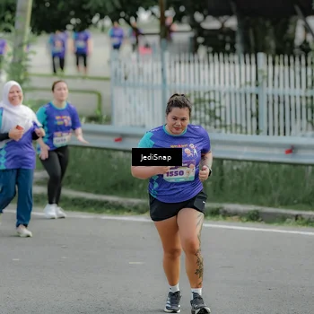 Runner Photo 8334343