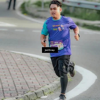Runner Photo 8334345