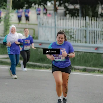 Runner Photo 8334347