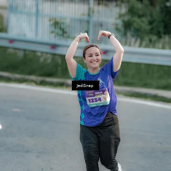 Runner Photo 8334419