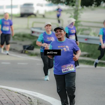Runner Photo 8334434