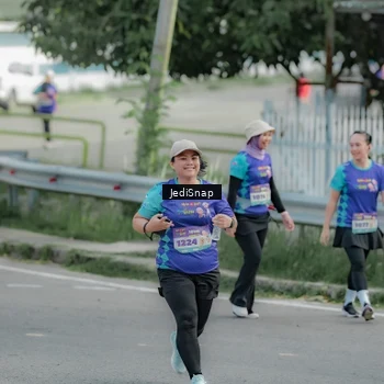 Runner Photo 8334447