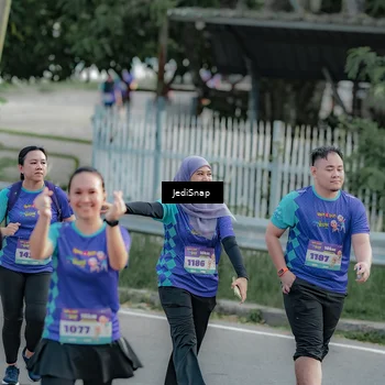 Runner Photo 8334514