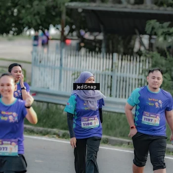 Runner Photo 8334524