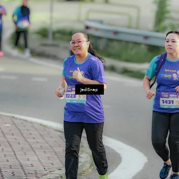 Runner Photo 8334552