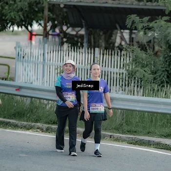 Runner Photo 8334583