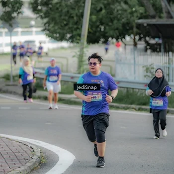 Runner Photo 8334687