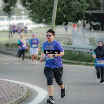 Runner Photo 8334693