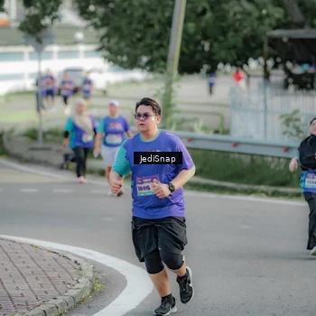 Runner Photo 8334699