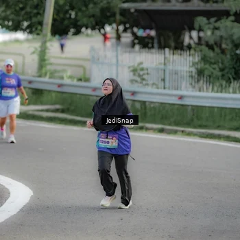 Runner Photo 8334713
