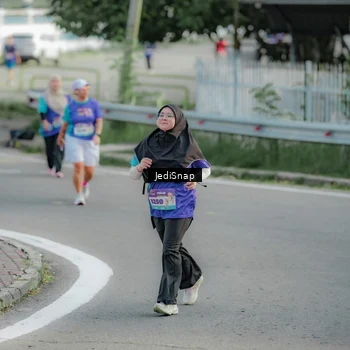 Runner Photo 8334716