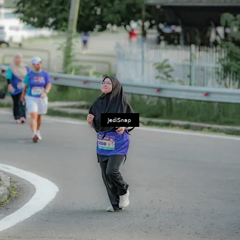 Runner Photo 8334731