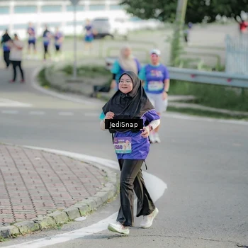 Runner Photo 8334733