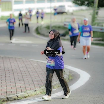 Runner Photo 8334738