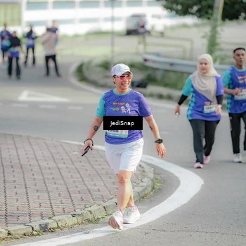 Runner Photo 8334746