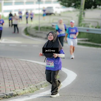 Runner Photo 8334747