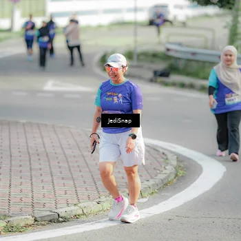 Runner Photo 8334765