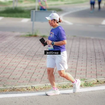 Runner Photo 8334768