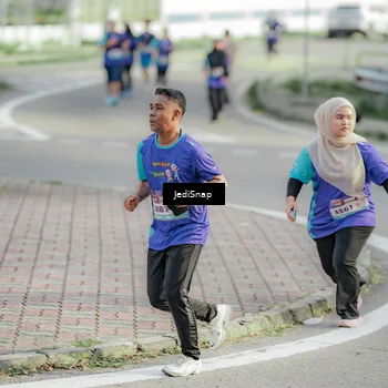 Runner Photo 8334792