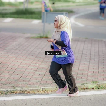 Runner Photo 8334799