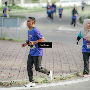 Runner Photo 8334809
