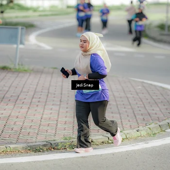 Runner Photo 8334814