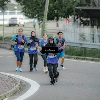 Runner Photo 8334815