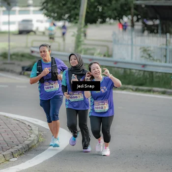 Runner Photo 8334856
