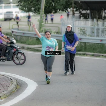 Runner Photo 8334975