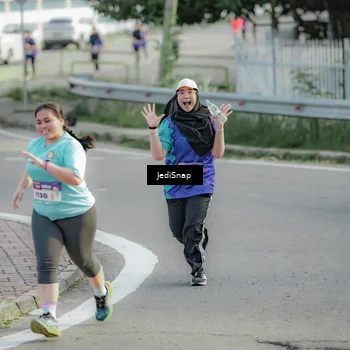 Runner Photo 8335005