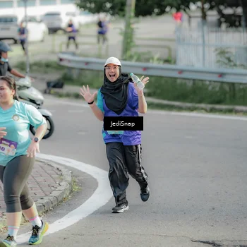 Runner Photo 8335009