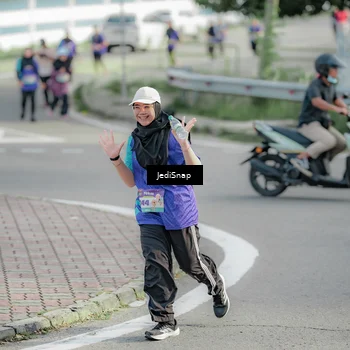 Runner Photo 8335023