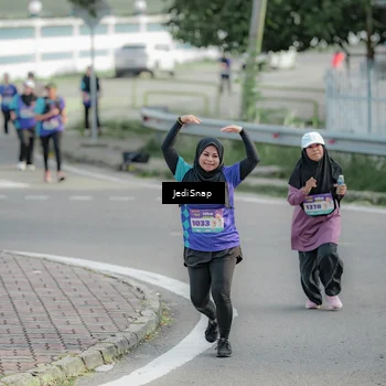 Runner Photo 8335024