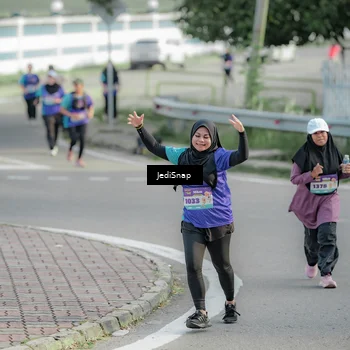 Runner Photo 8335025