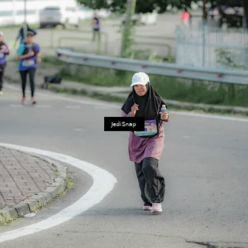 Runner Photo 8335036