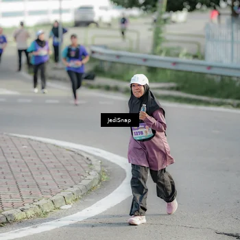 Runner Photo 8335044