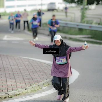 Runner Photo 8335051