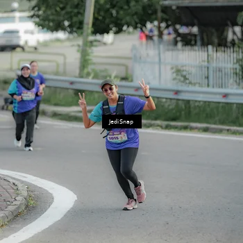 Runner Photo 8335063
