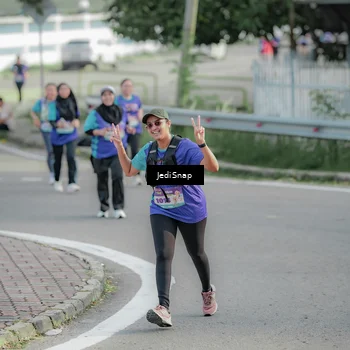 Runner Photo 8335077
