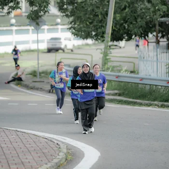 Runner Photo 8335082