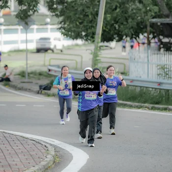 Runner Photo 8335093