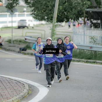 Runner Photo 8335110