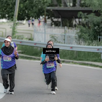 Runner Photo 8335117