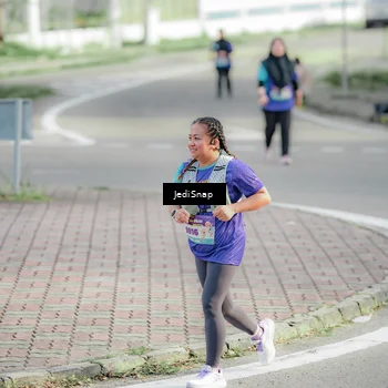 Runner Photo 8335217