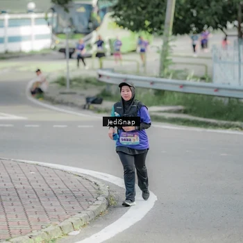 Runner Photo 8335250
