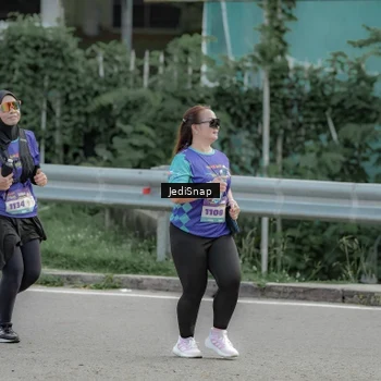 Runner Photo 8335272