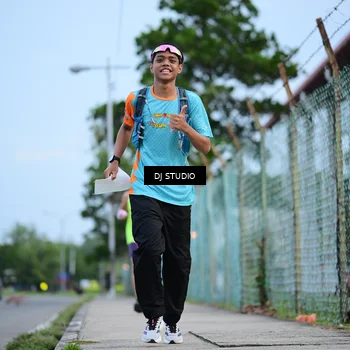 Runner Photo 8335273