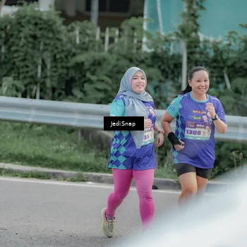 Runner Photo 8335357