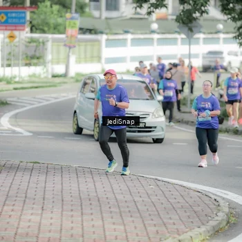 Runner Photo 8335449
